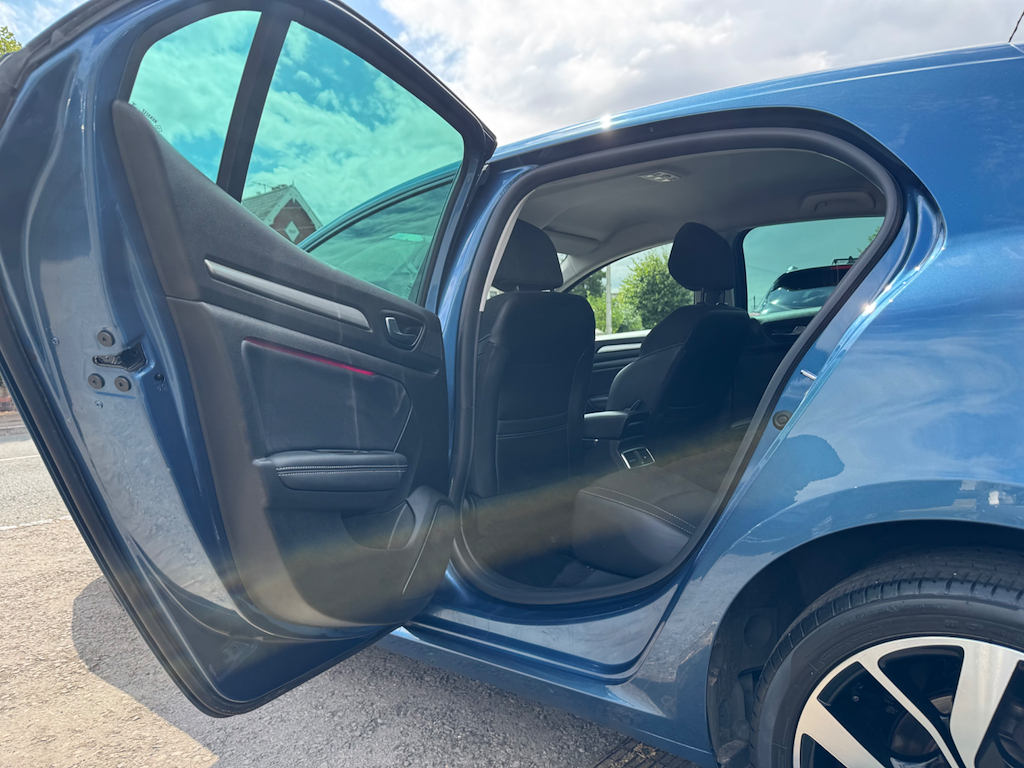 Renault Megane Renault Megane 1.5 Blue Dci 115 Gt Line Red #30