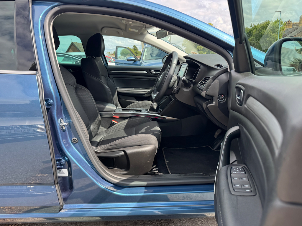 Renault Megane Renault Megane 1.5 Blue Dci 115 Gt Line Red #22