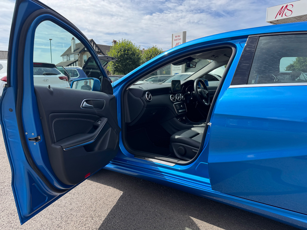 Mercedes-Benz 200 Mercedes Benz A D Amg Line Blue #29