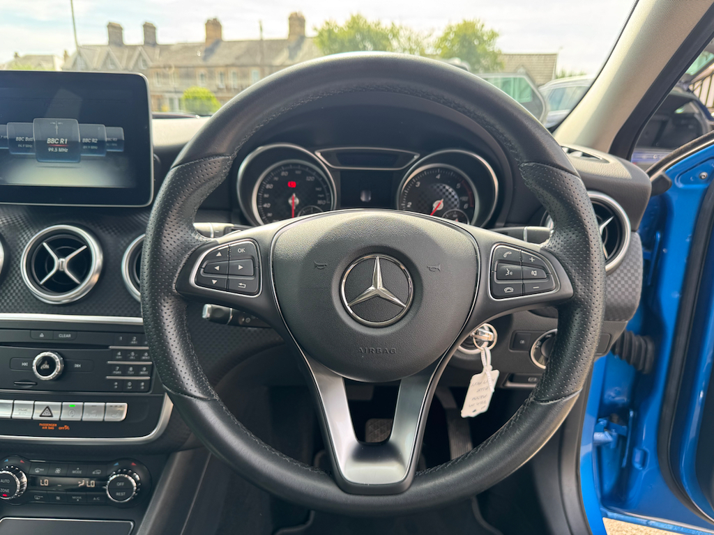 Mercedes-Benz 200 Mercedes Benz A D Amg Line Blue #9