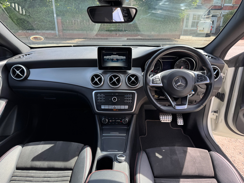 Mercedes-Benz CLA Class Cla 220 D Amg Line  #2