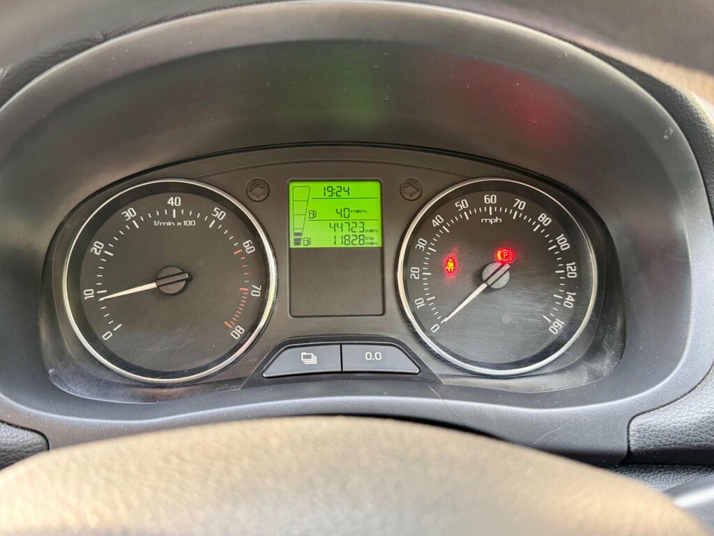 Skoda Fabia 1.6 Tdi Se Euro 5 Silver #31