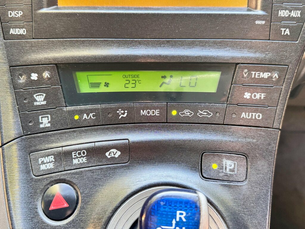 Toyota Prius Prius T3 Vvt-i Cvt Silver #19