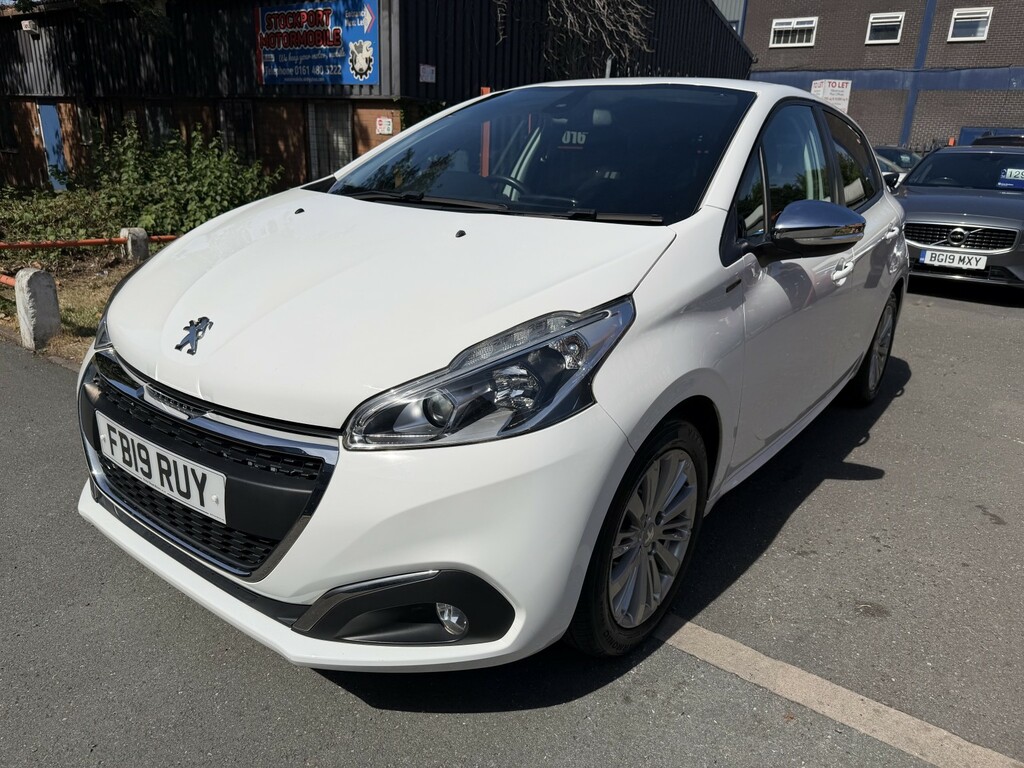 Peugeot 208 1.2 Puretech Signature White #3