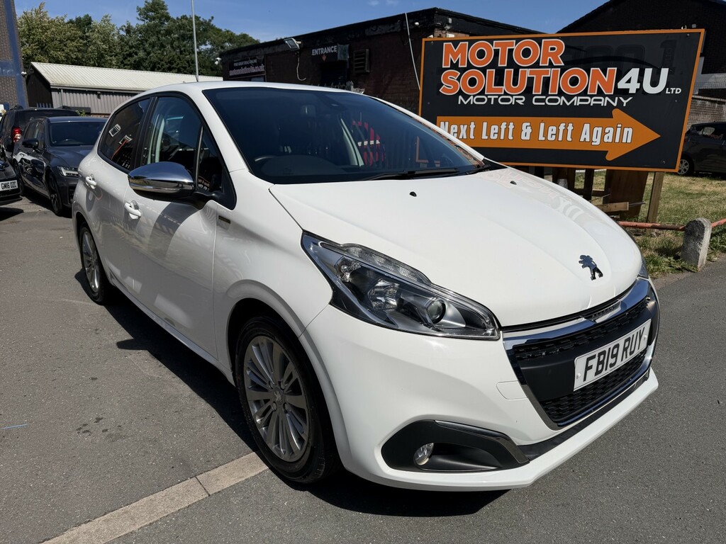 Peugeot 208 1.2 Puretech Signature White