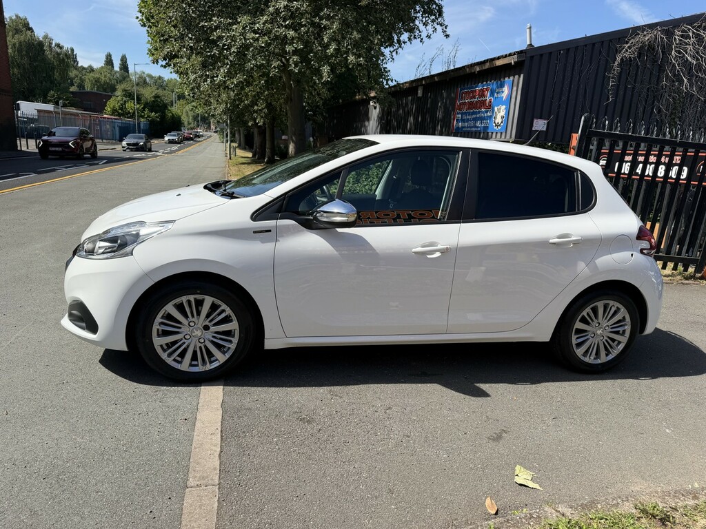 Peugeot 208 1.2 Puretech Signature White #6