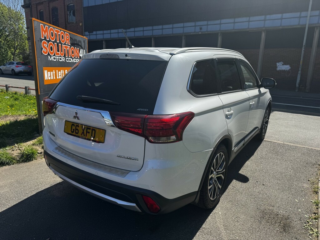 Mitsubishi Outlander Suv 2.2 Di-d Gx3 201616 White #2