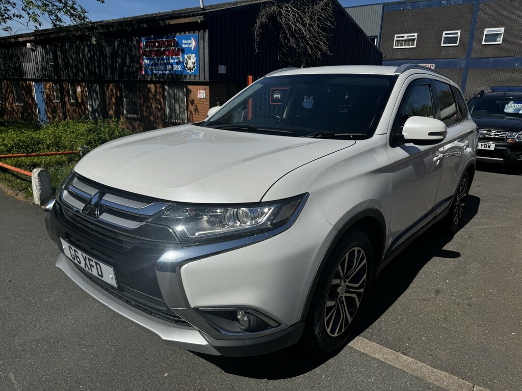 Mitsubishi Outlander Suv 2.2 Di-d Gx3 201616 White #4