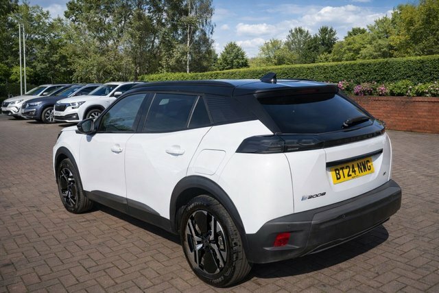 Peugeot e-2008 2024 50Kwh Gt Suv 7Kw Charger White #4