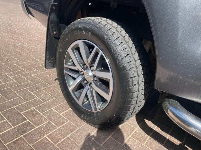 Toyota HILUX Active Dcab Pick Up 2.4 D-4d Silver #16