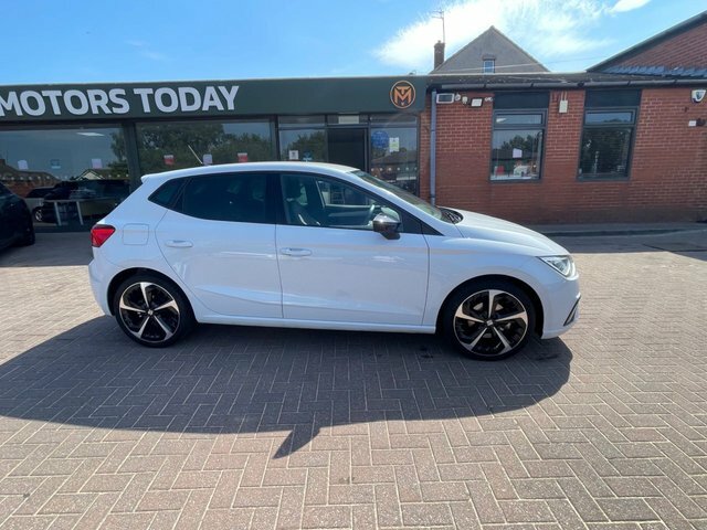 Seat Ibiza 2023 1.0 Tsi Fr Sport Hatchback White #4