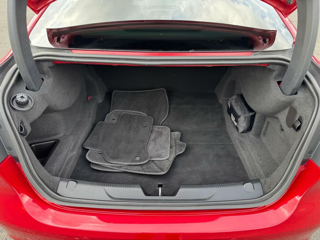 Jaguar XE Jaguar Xe 2.0 Gtdi R-sport Saloon Blue #26