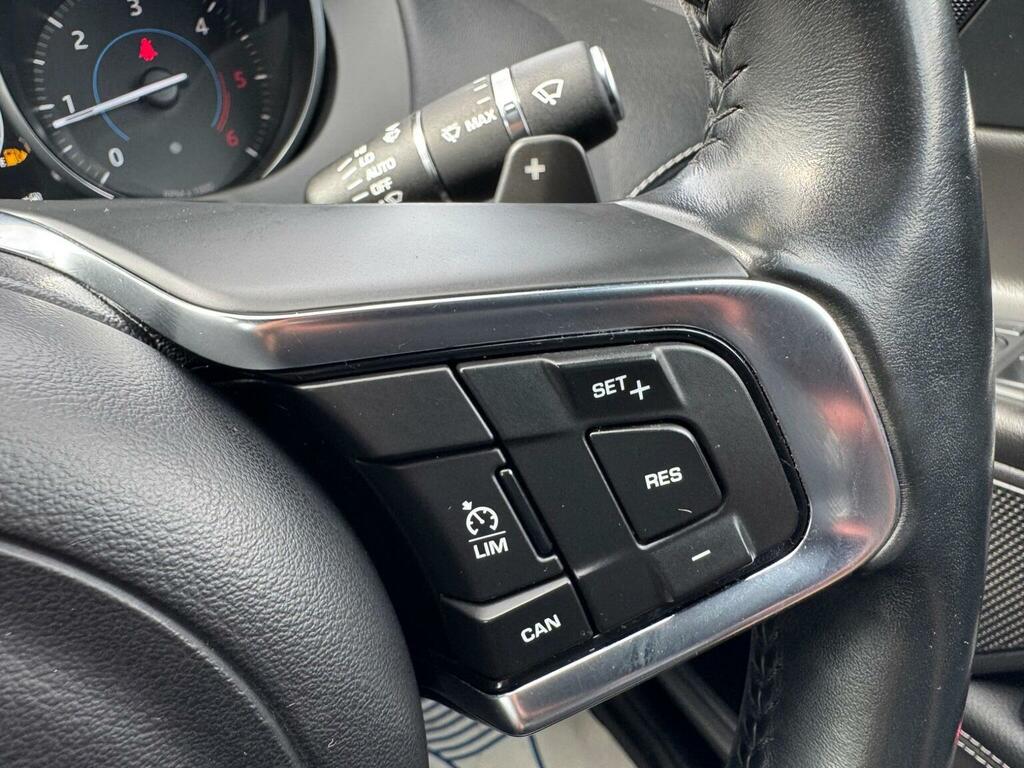 Jaguar XE Jaguar Xe 2.0 Gtdi R-sport Saloon Blue #24