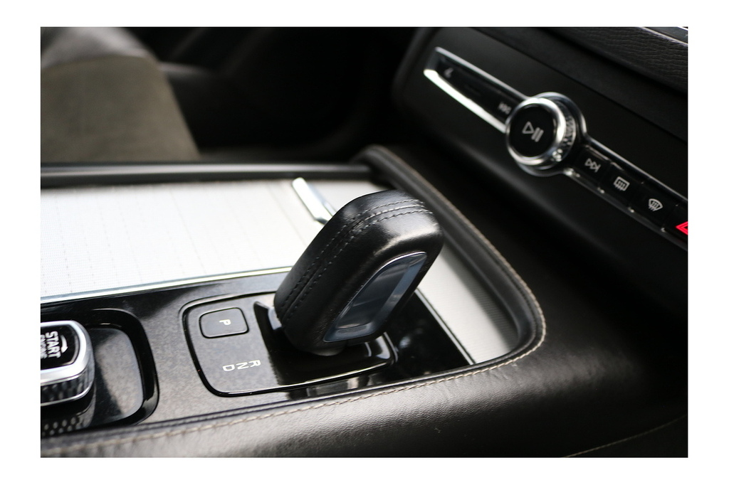 Volvo XC90 R-design T8 Awd 390 Hp Grey #18
