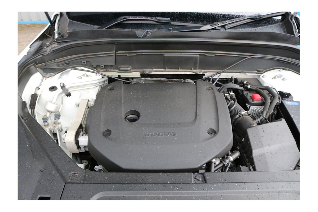Volvo XC90 B6 Mhev Awd White #3