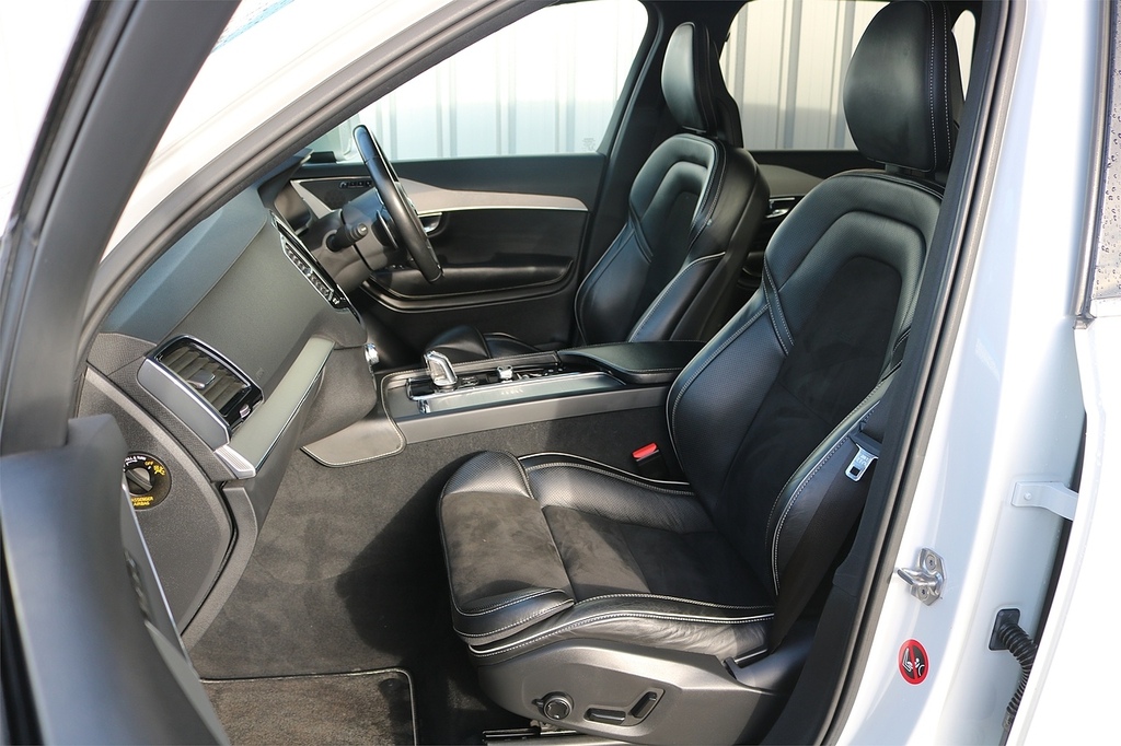 Volvo XC90 H T8 Twin Engine R-design White #5