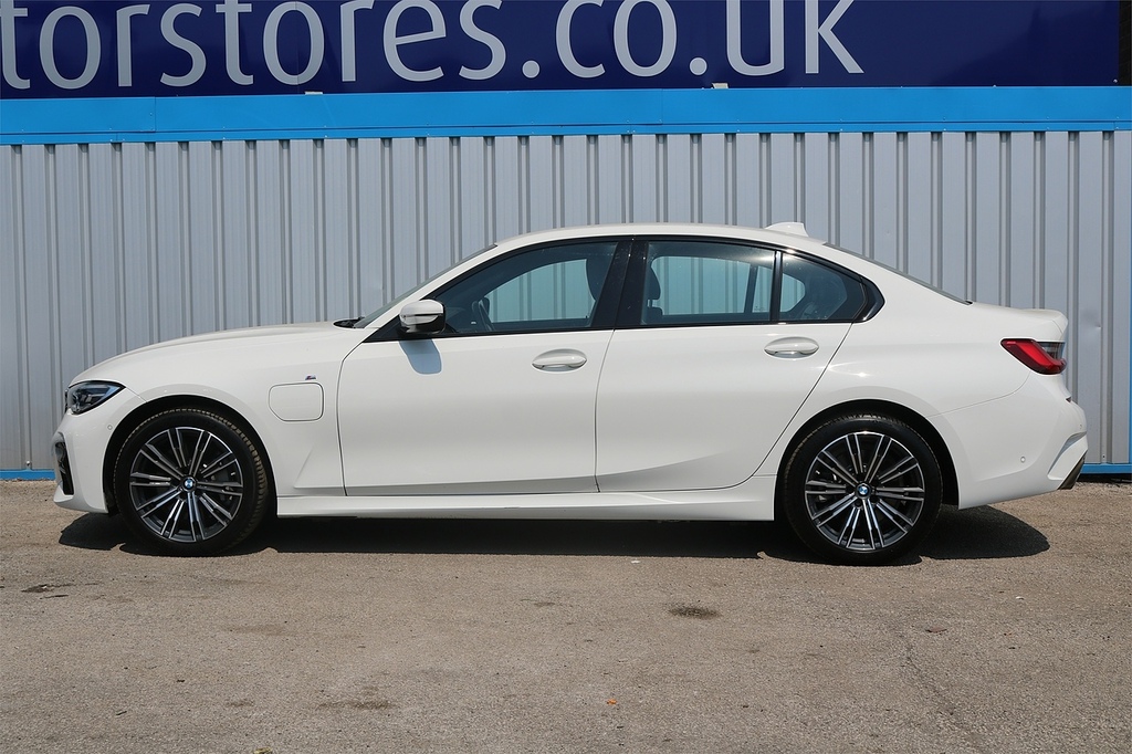 BMW 3 Series 330E M Sport White #4