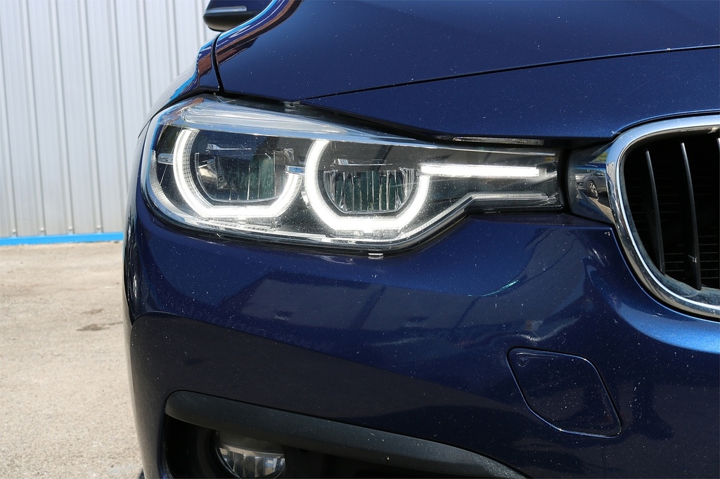 BMW 3 Series 320D Se Blue #4