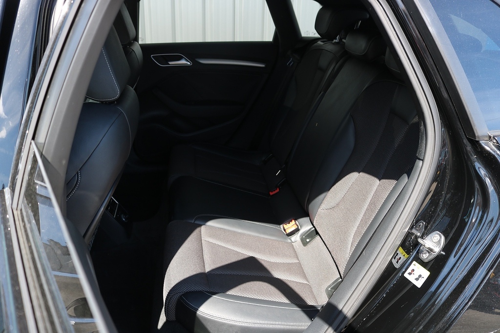 Audi A3 Tfsi Black Edition Black #6
