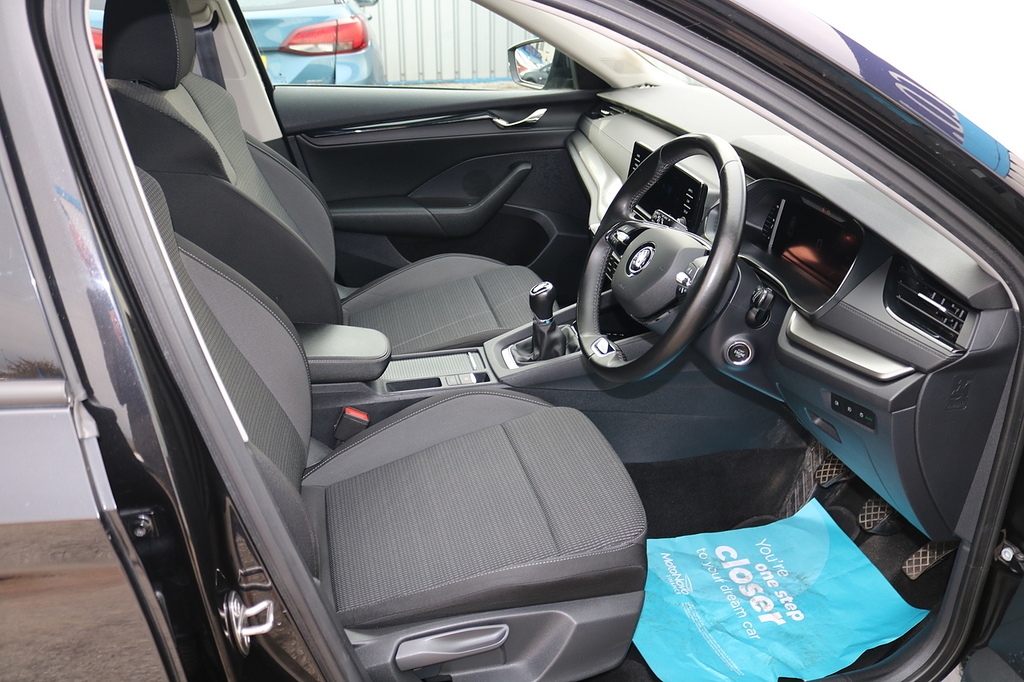 Skoda Octavia Estate 2.0Tdi 150Ps Sel First Ed Scr Dsg Blue #11