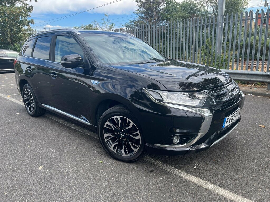 Mitsubishi Outlander 2.0H 12Kwh 4H Cvt 4Wd Euro 6 Ss Black