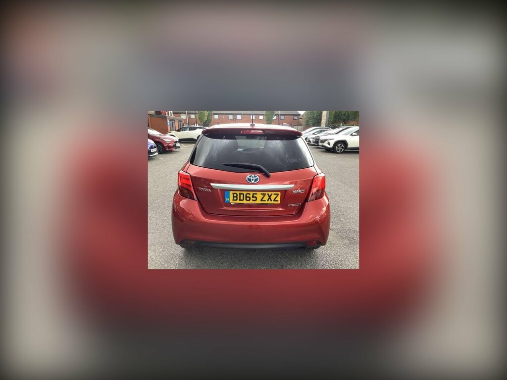Toyota Yaris 1.5 Vvt-h Sport E-cvt Euro 6 Red