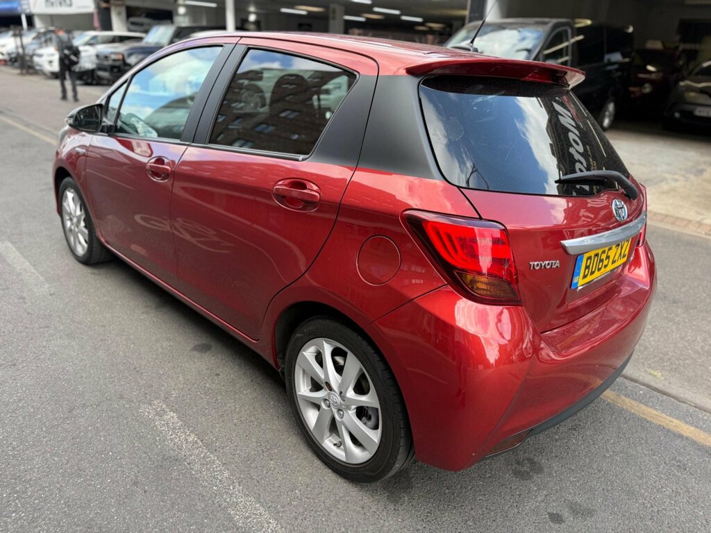 Toyota Yaris 1.5 Vvt-h Sport E-cvt Euro 6 BD65ZXZ Red #5