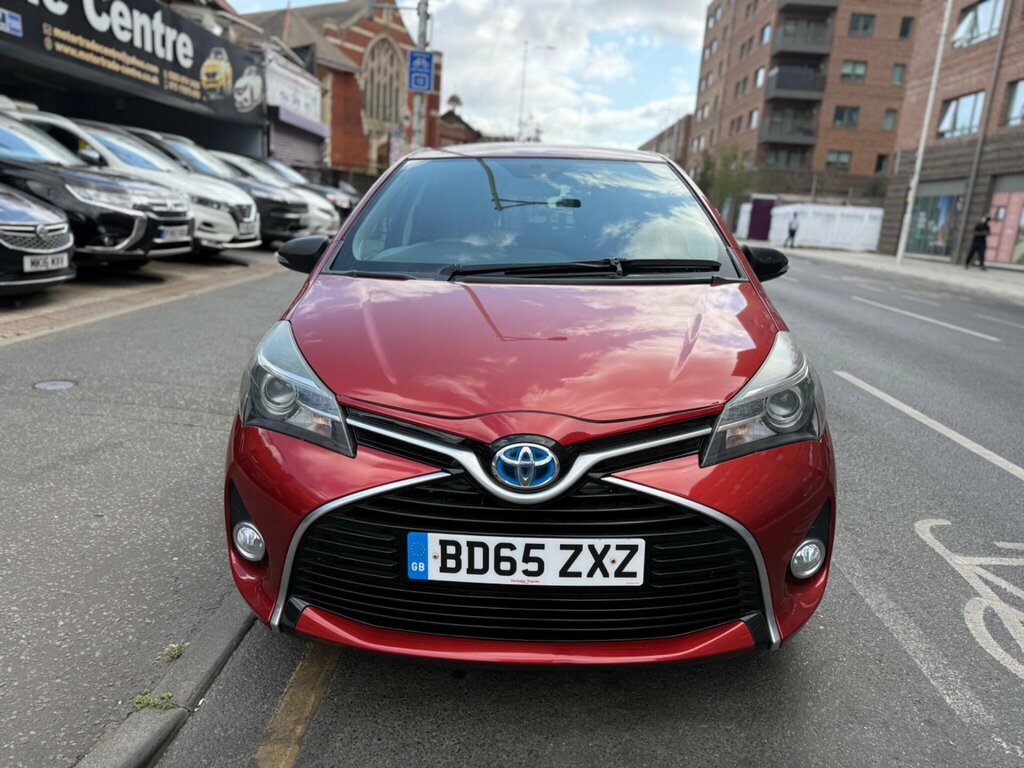 Toyota Yaris 1.5 Vvt-h Sport E-cvt Euro 6 BD65ZXZ Red #3