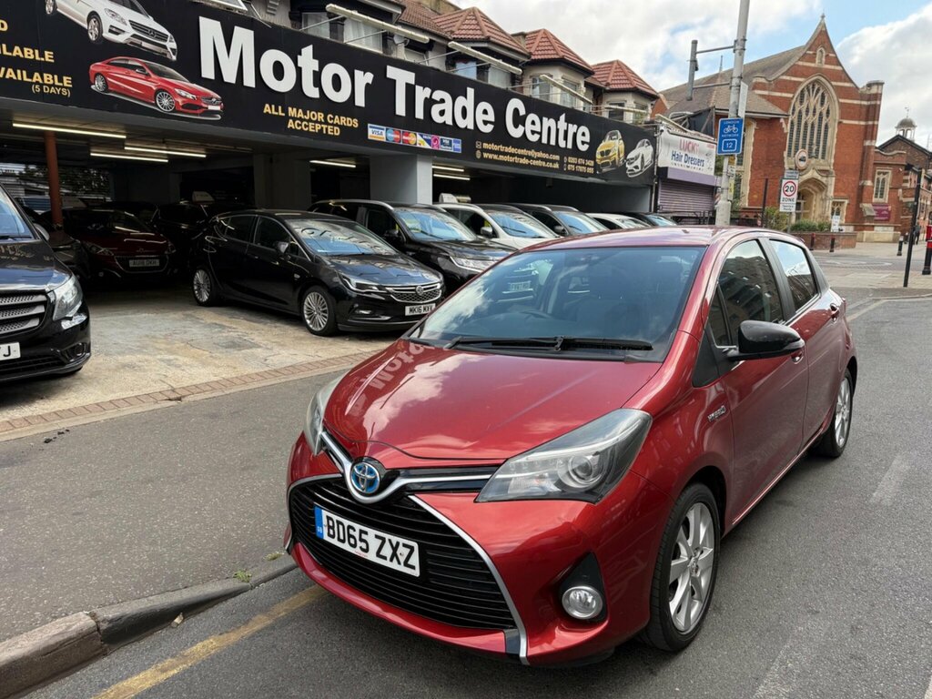 Toyota Yaris 1.5 Vvt-h Sport E-cvt Euro 6 BD65ZXZ Red