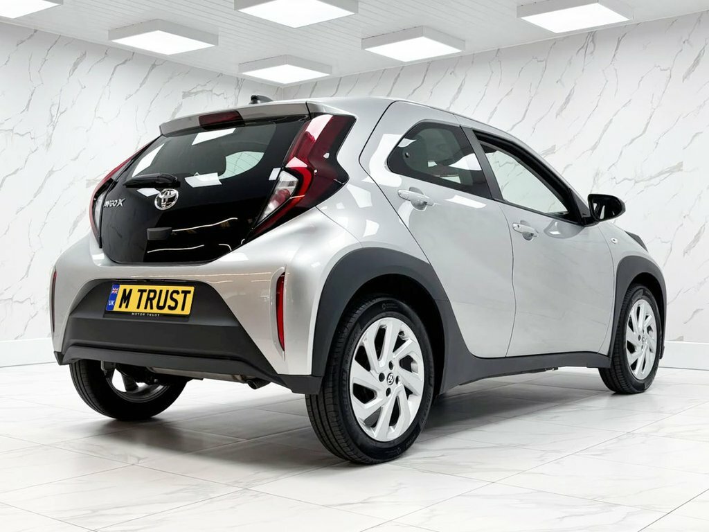 Toyota Aygo X 1L Pure ET23VCW Silver #6