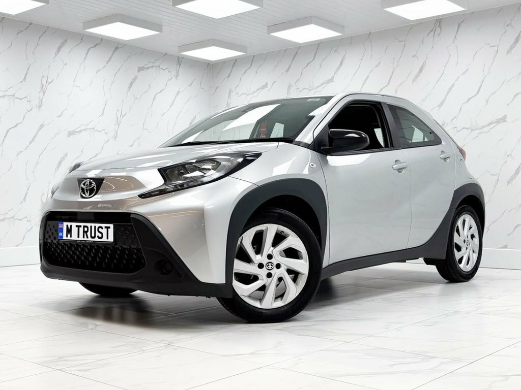 Toyota Aygo X 1L Pure ET23VCW Silver #4