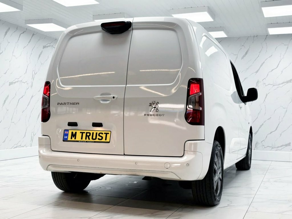 Peugeot Partner 1.5L Asphalt Premium LM22ZSG White #6