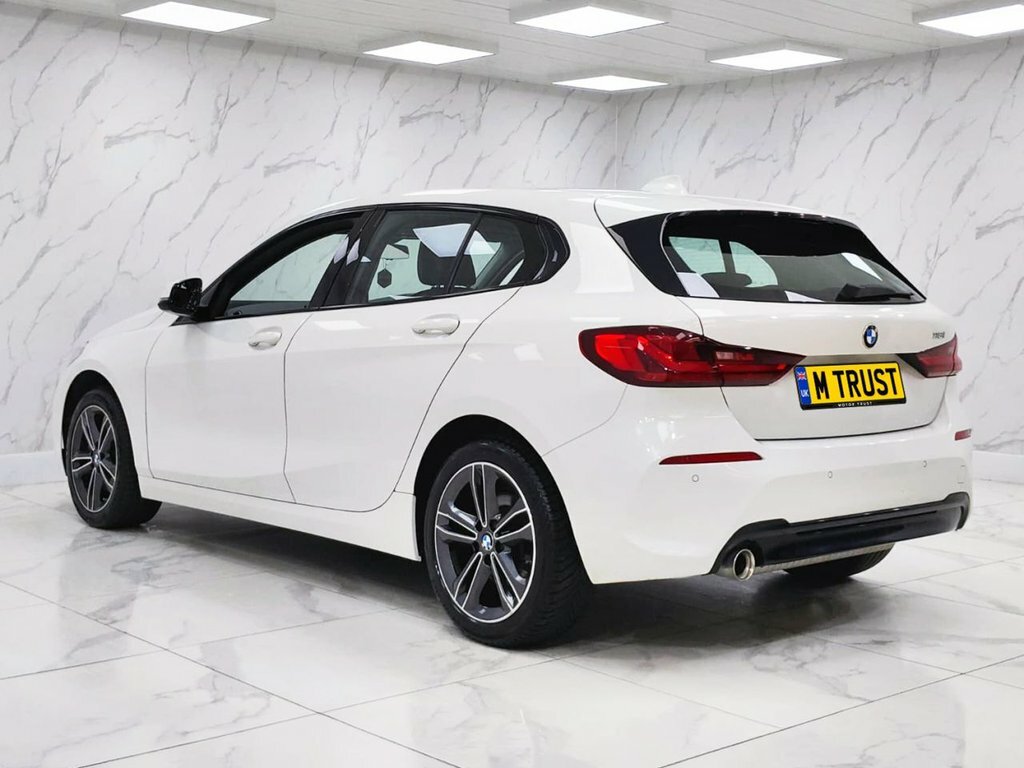 BMW 1 Series 1.5L Sport YE21LTV White #5
