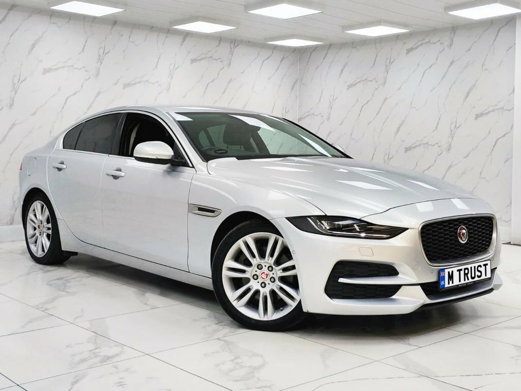 Jaguar XE 2L Se Silver #4