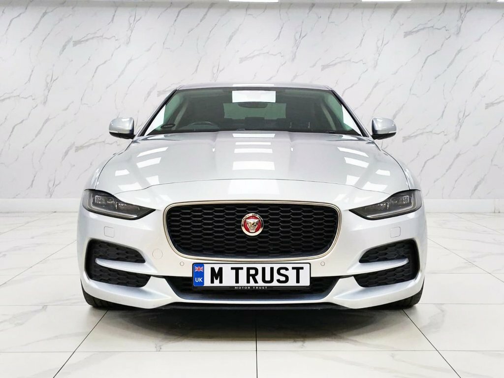 Jaguar XE 2L Se Silver #3