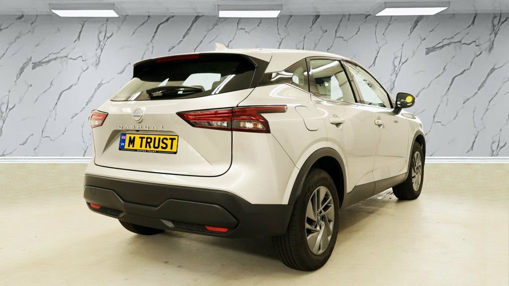 Nissan Qashqai 1.3L Acenta Premium Silver #4