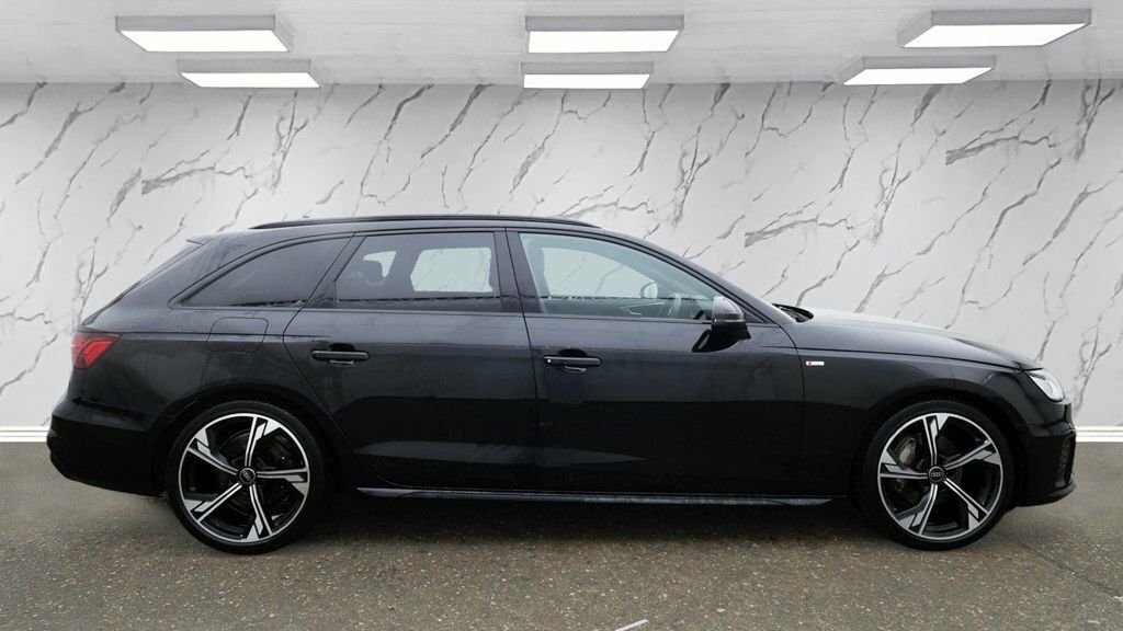 Audi A4 Avant 2L Black Edition Black #5
