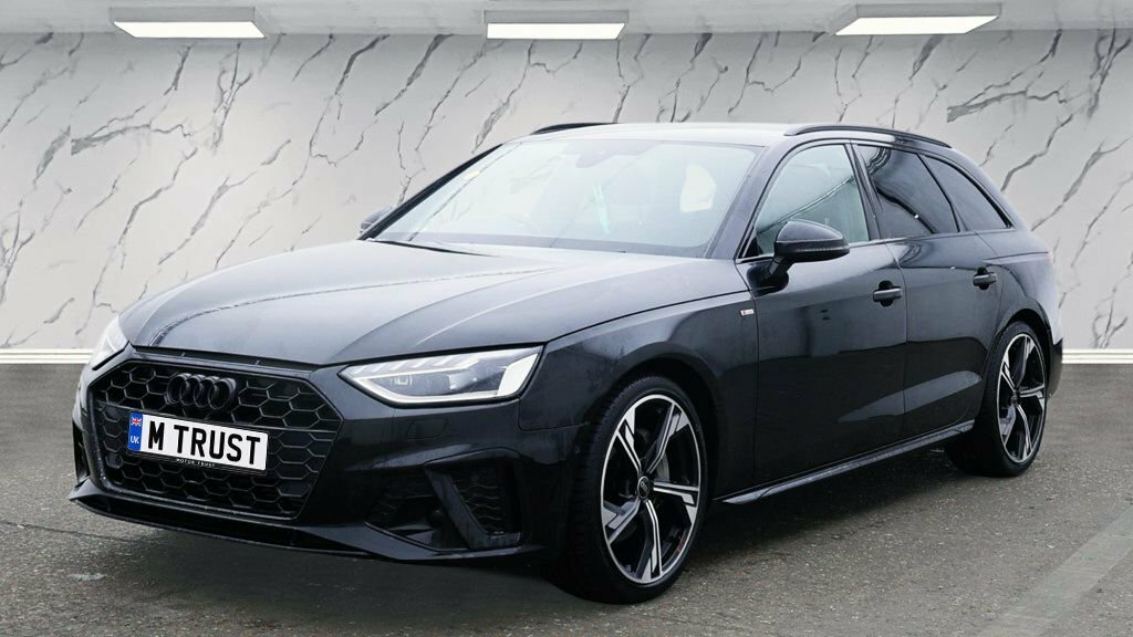 Audi A4 Avant 2L Black Edition Black #2