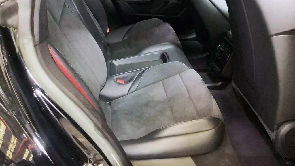 Porsche Taycan 560Kw Turbo S 93Kwh 22Kw 5 Seat Grey #10