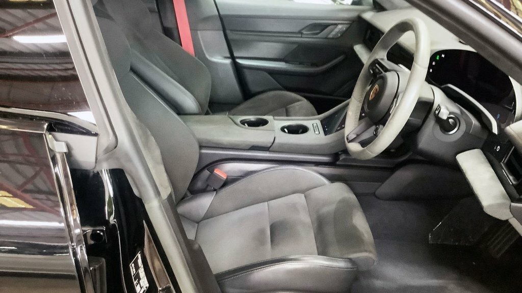 Porsche Taycan 560Kw Turbo S 93Kwh 22Kw 5 Seat Grey #9