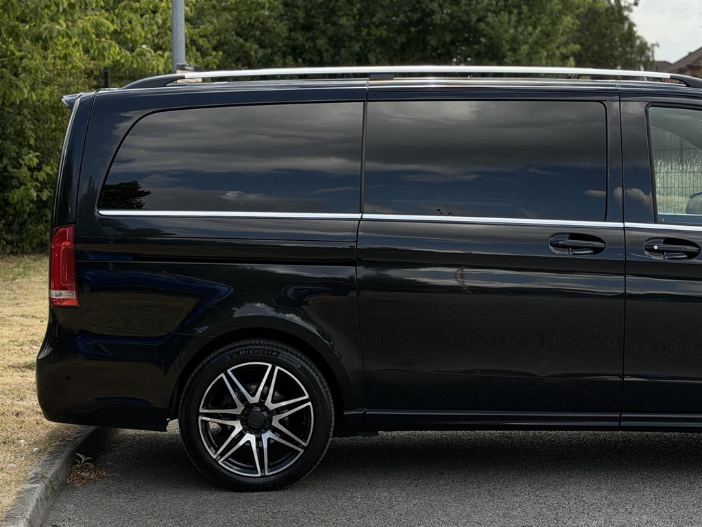 Mercedes-Benz V Class V 220 D Sport Black #11
