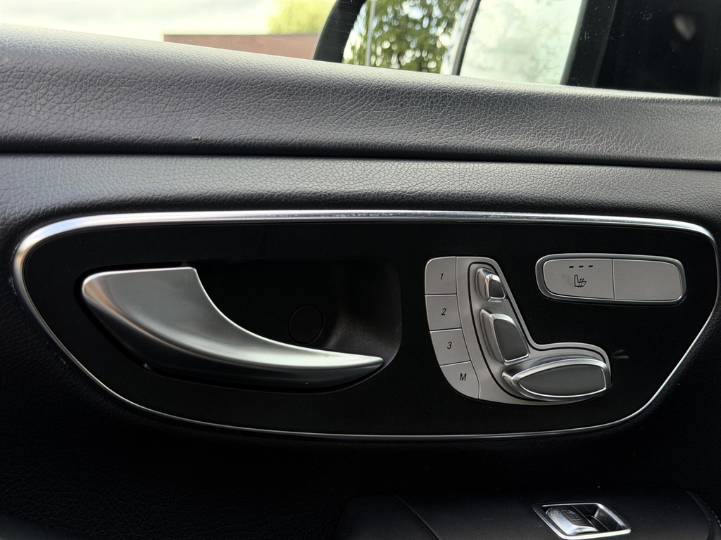 Mercedes-Benz V Class V 220 D Sport Black #26
