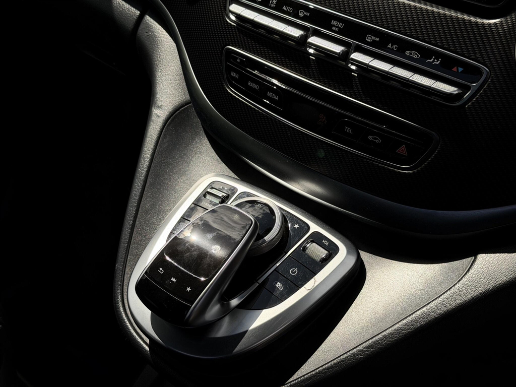 Mercedes-Benz V Class V 220 D Sport Black #27