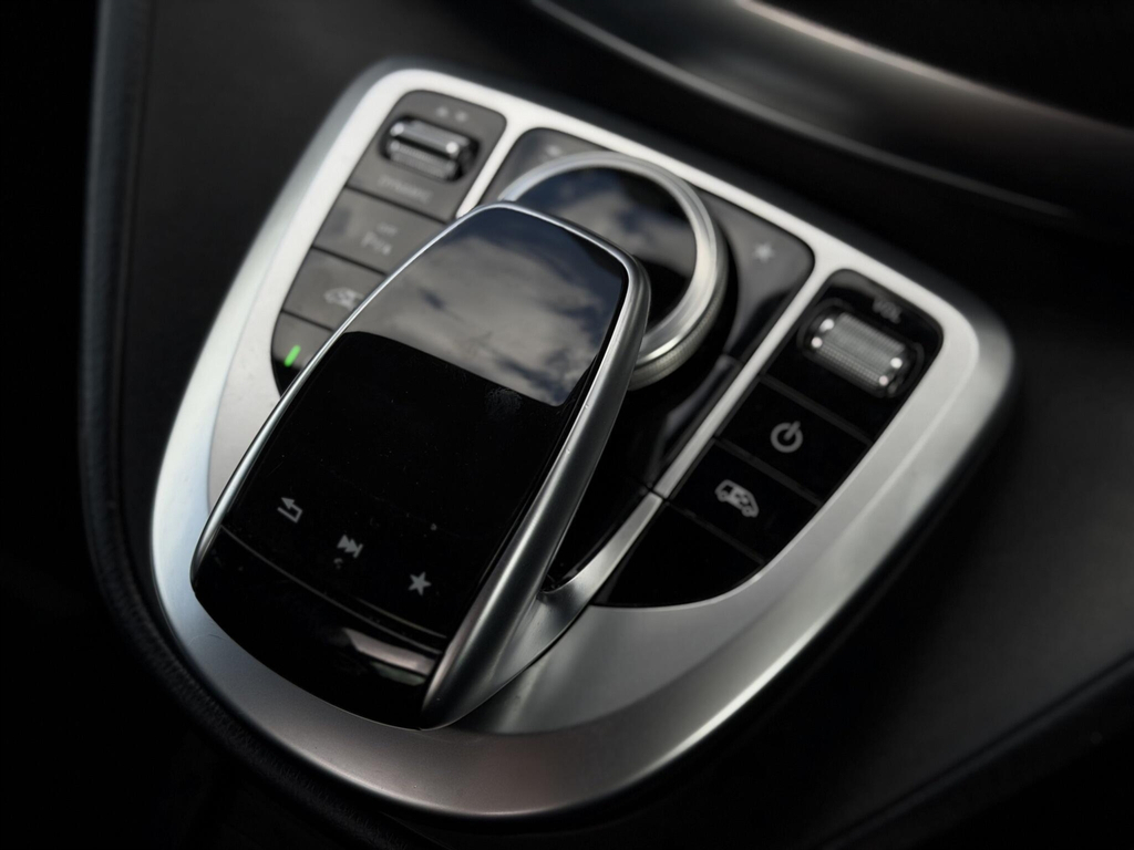 Mercedes-Benz V Class V 220 D Sport Black #31