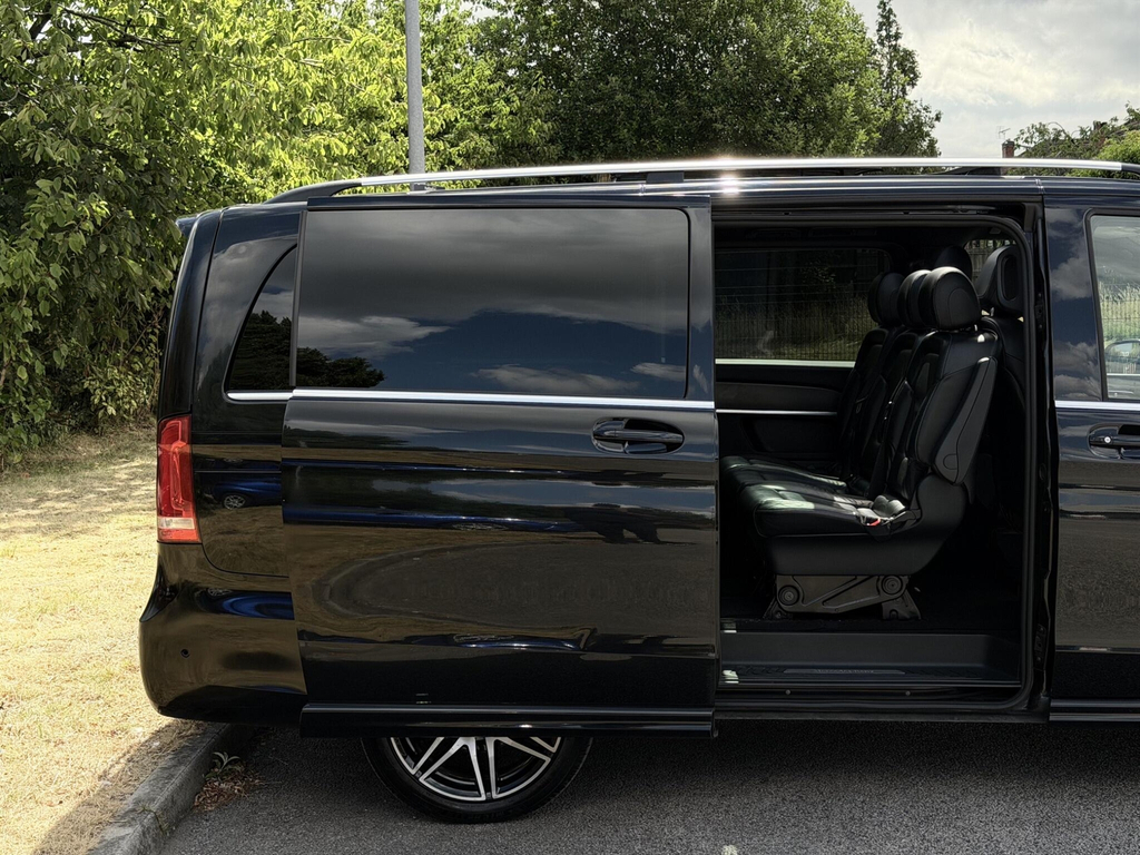 Mercedes-Benz V Class V 220 D Sport Black #45