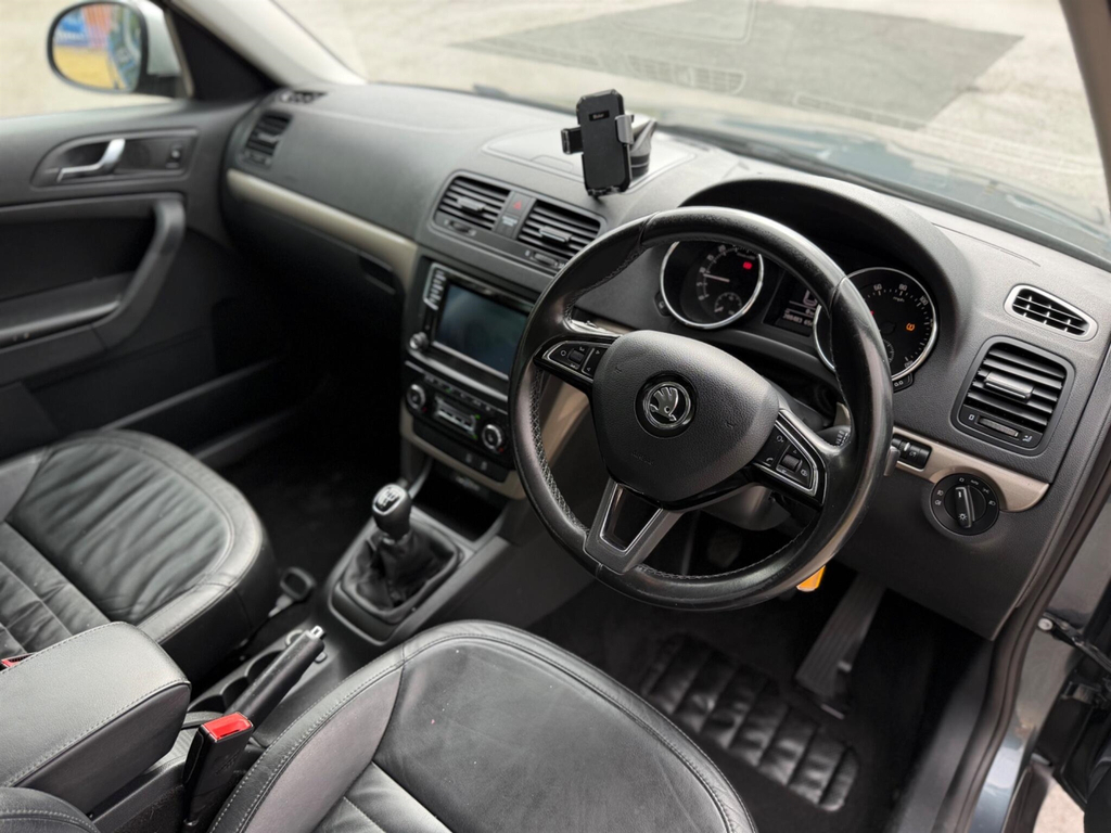 Skoda Yeti 2.0L Black Edition Tdi Cr Dsg 138 Bhp Black #24
