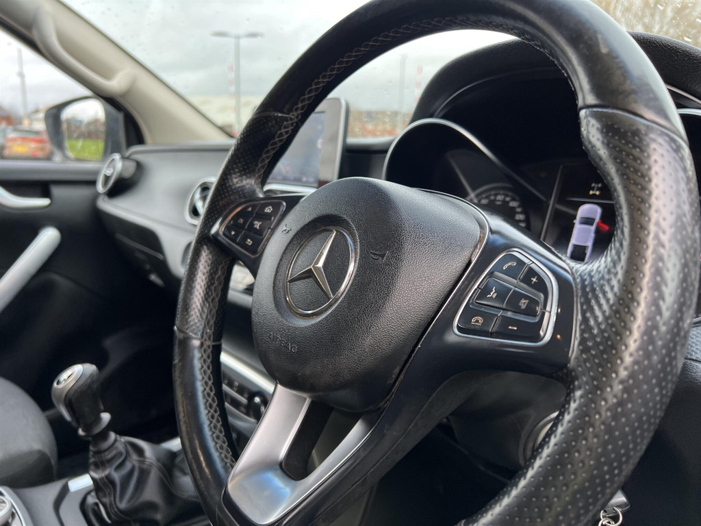 Mercedes-Benz X Class Mercedes-benz 250D 2.3 Power 4Matic Double Cab Pic Black #22
