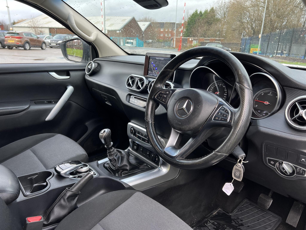 Mercedes-Benz X Class Mercedes-benz 250D 2.3 Power 4Matic Double Cab Pic Black #16