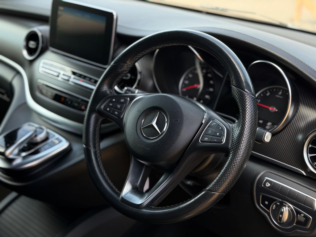 Mercedes-Benz V Class Mpv 2.0 V300d Amg Line G-tronic Euro 6 Ss Black #45