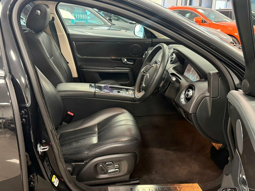 Jaguar XJ 3.0 D V6 Premium Luxury Swb 275 Bhp Silver #20